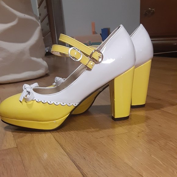 Retro Yellow Heels - Picture 1 of 6